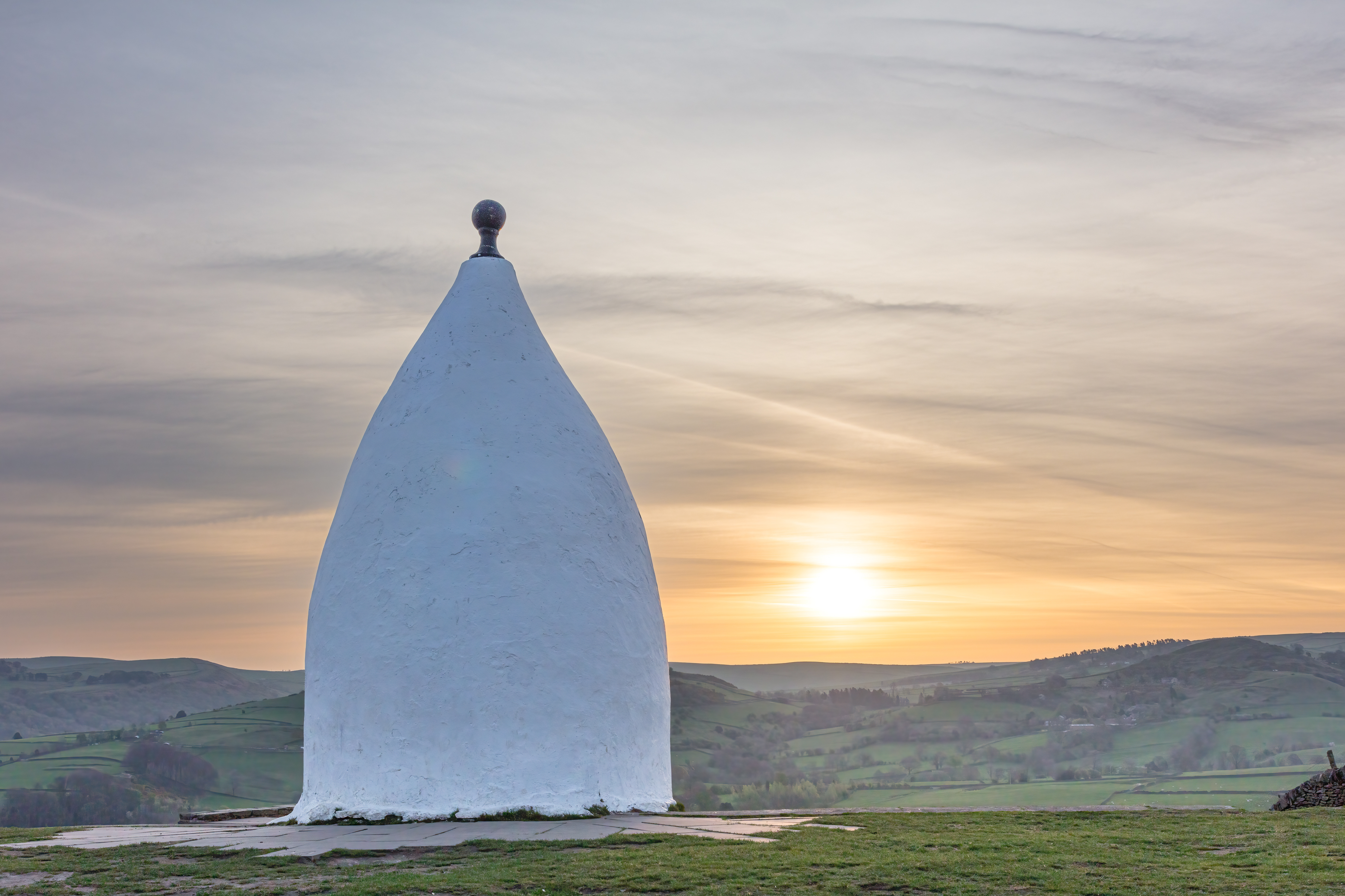 White Nancy and Kerridge Hill