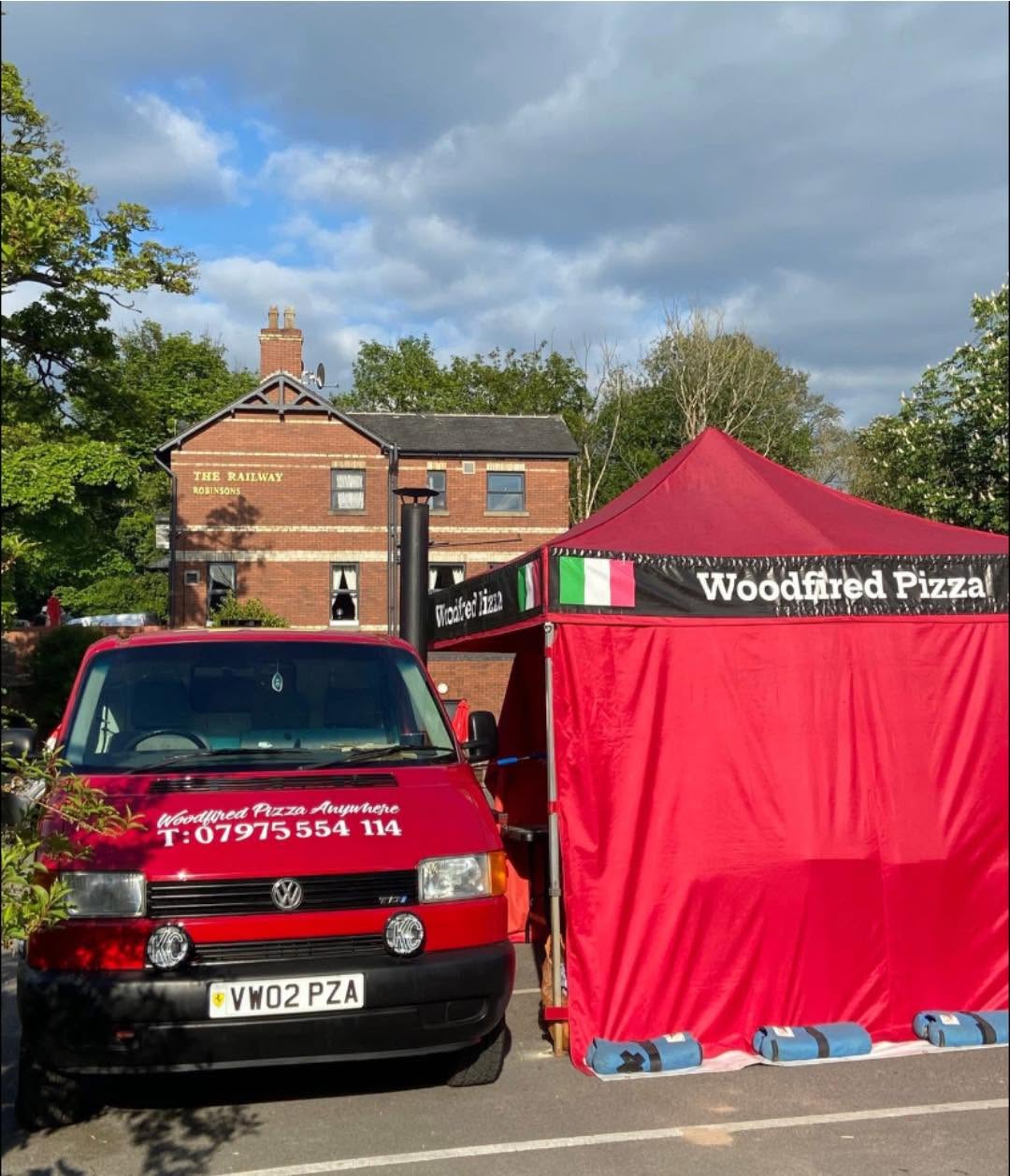 Woodfired pizzeria 